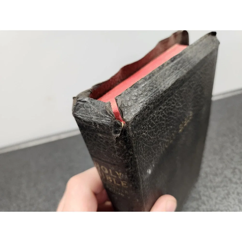 World Publishing Holy Bible Red Letter Edition KJV King James Black Paperback